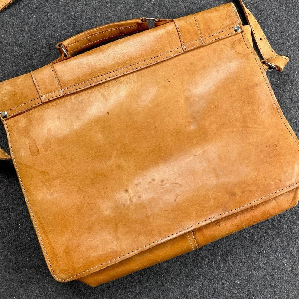 Vintage M.R. Canoa Industria Argentina Cowhide‎ Leather Messenger Bag Satchel
